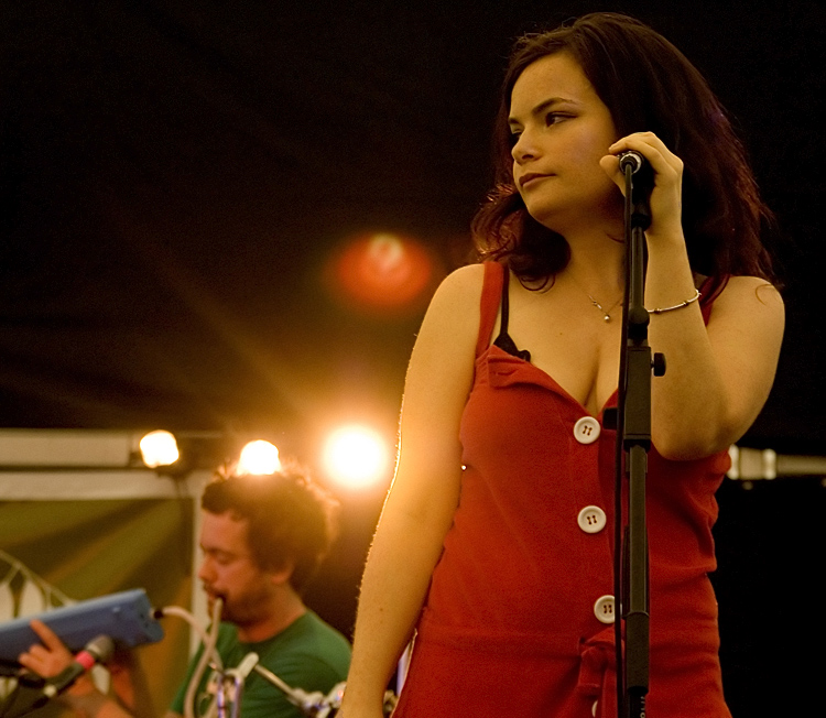 20060624202514_tunng_04