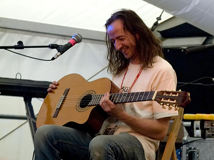 20060624202548_tunng_06